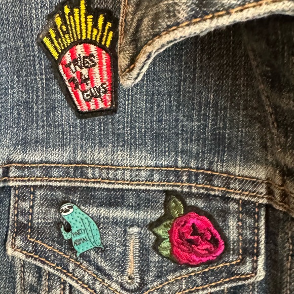 Gap Denim Jacket Coat with Custom Patches Size Medium - Picture 4 of 6